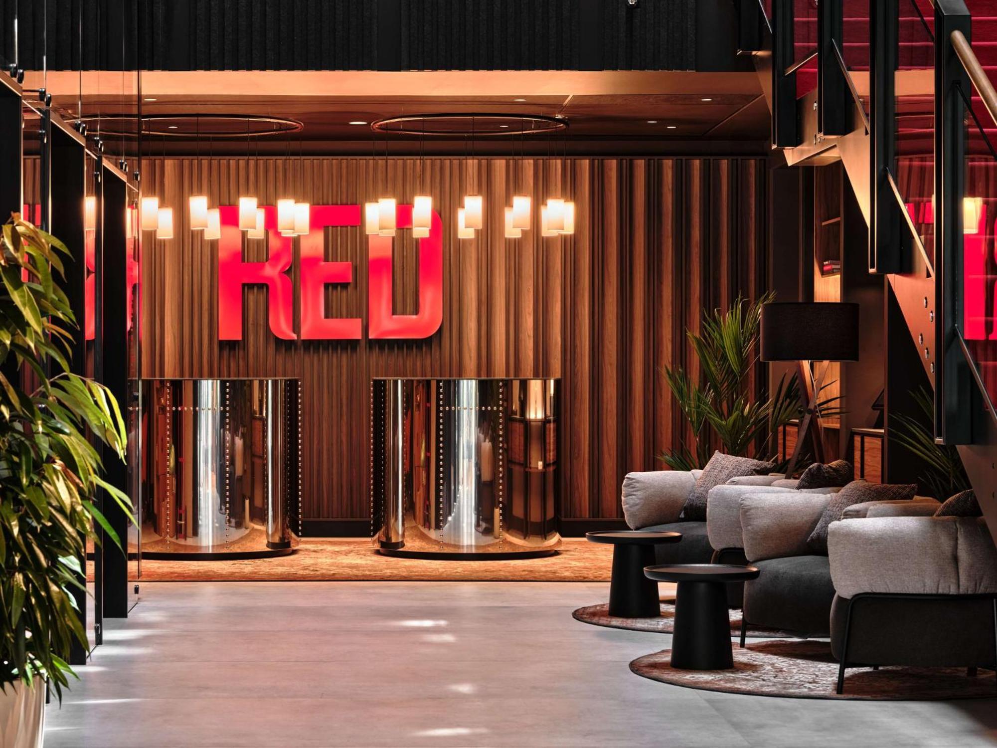 Radisson Red Hotel & Radisson Red Apartments, Krakow Exterior photo
